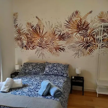 Beautiful Near Metro Apartment