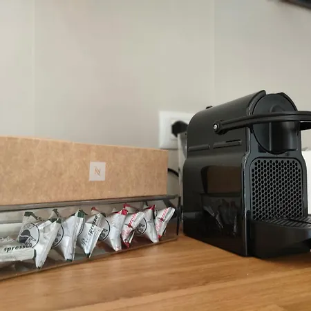 Beautiful Near Metro Lägenhet *